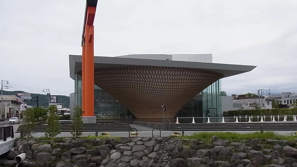 静岡県の富士山世界遺産センターの正面